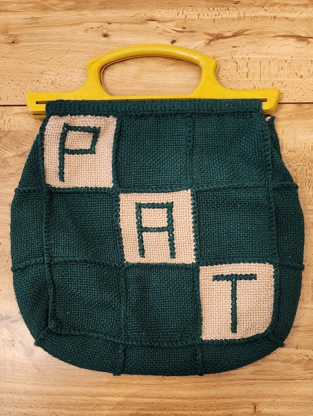 Vintage Handmade Pat Patty Patrick Knit Satchel Bag Green Tan Plastic Handle
